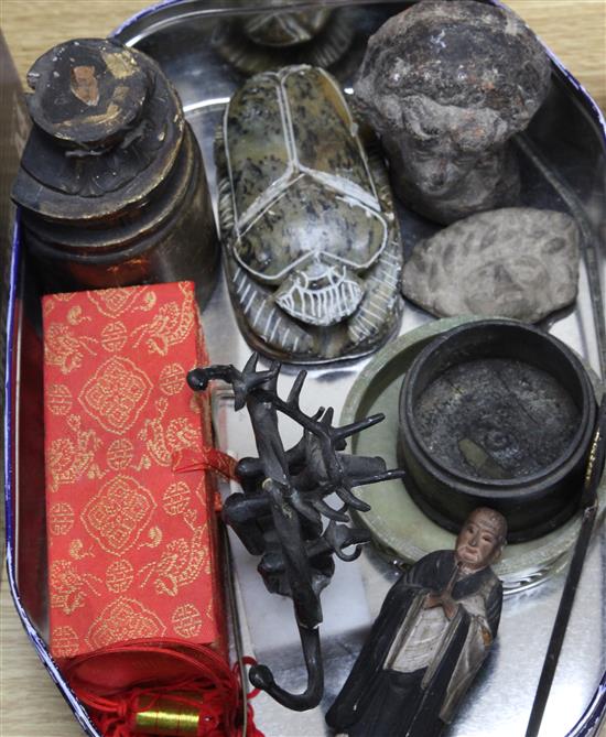 A quantity of mixed collectables